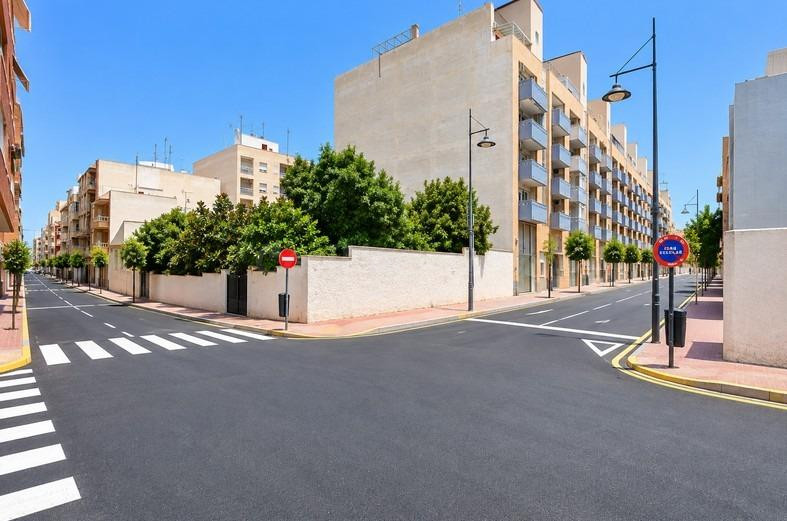 SOLAR EDIFICABLE FRENTE JUZGADOS Y MERCADONA DEL CENTRO DE TORREVIEJA  SOLAR EDIFICABLE PARA EDIFICI