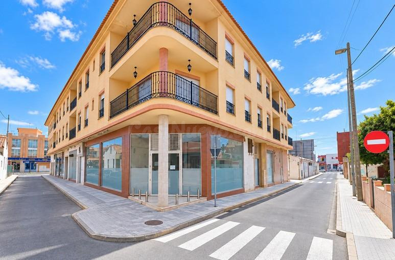 LOCAL COMERCIAL EN ESQUINA EN SAN JAVIER  LOCAL DE 200 METROS CUADRADOS SITUADO EN EL CENTRO