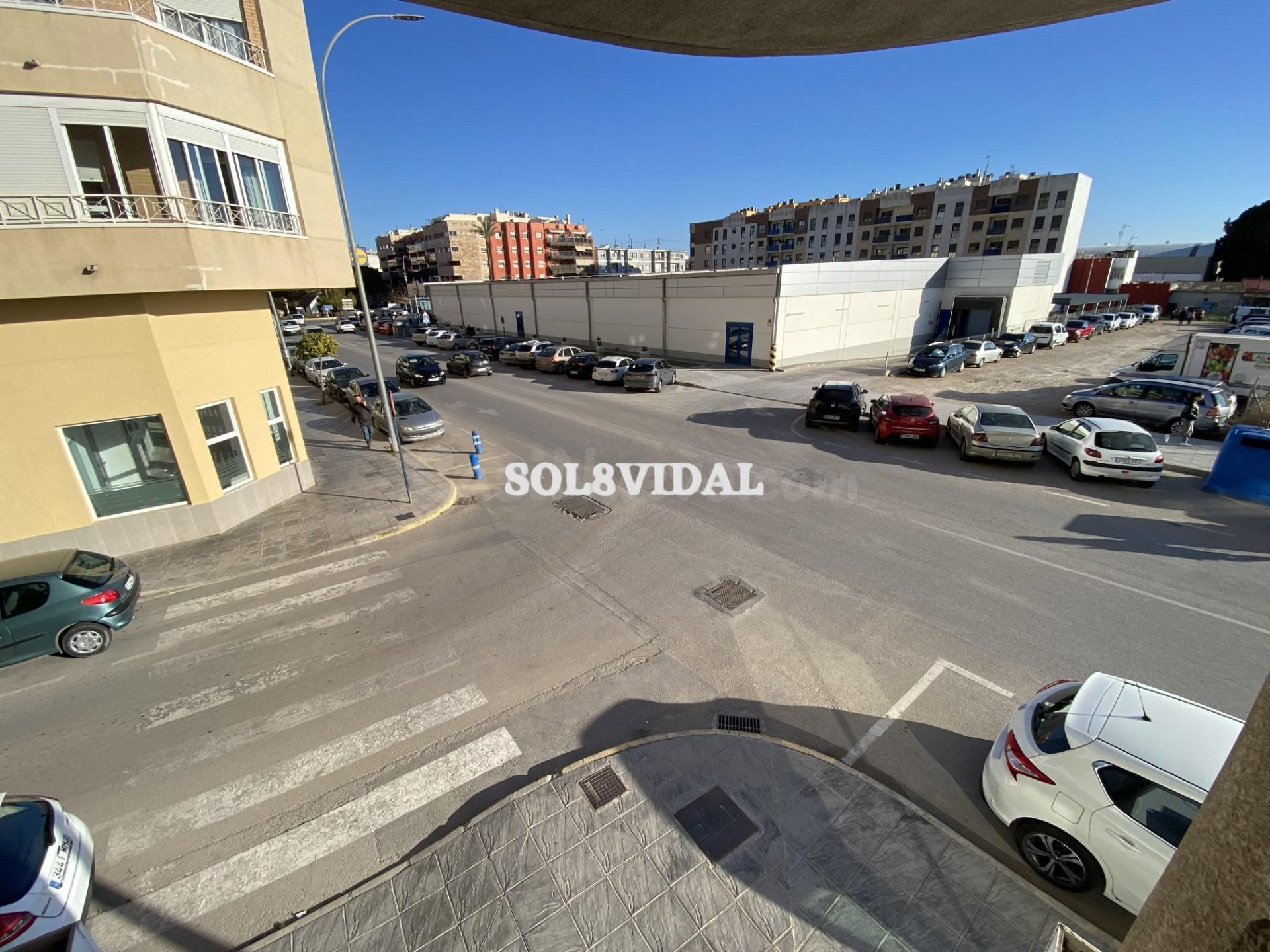 Entreplanta para oficina en alquiler en Orihuela centro frente Lidl