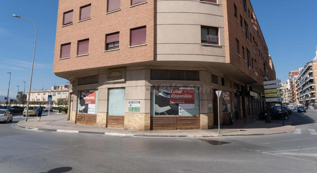 LOCAL DE 352 M2 CON SALIDA DE HUMOS, ORIHUELA CENTRO