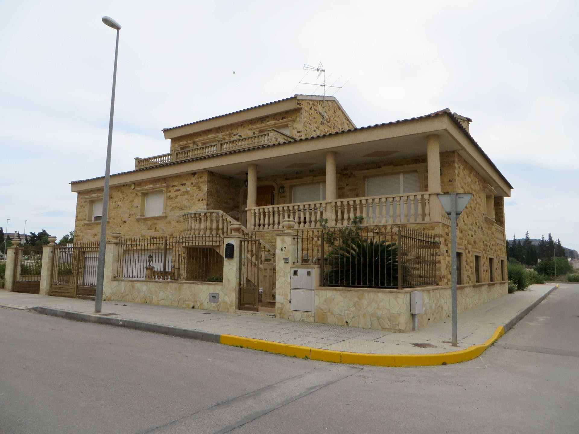 VIVIENDA DE BANCO EN BENEJÚZAR - OPORTUNIDAD EXCLUSIVA PARA INVERSORES