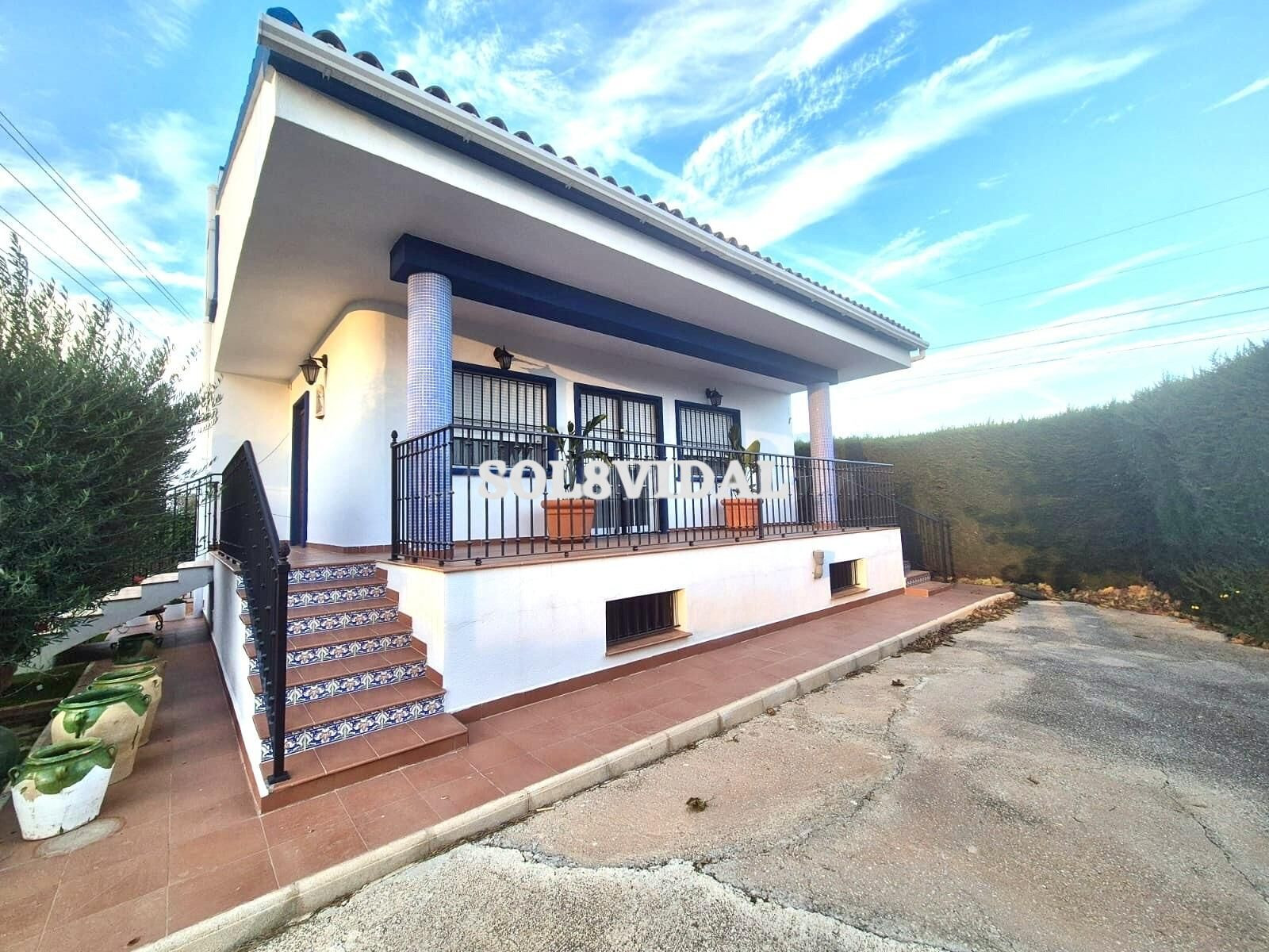 CHALET A 2 MINUTOS DEL CENTRO DE  ORIHUELA
