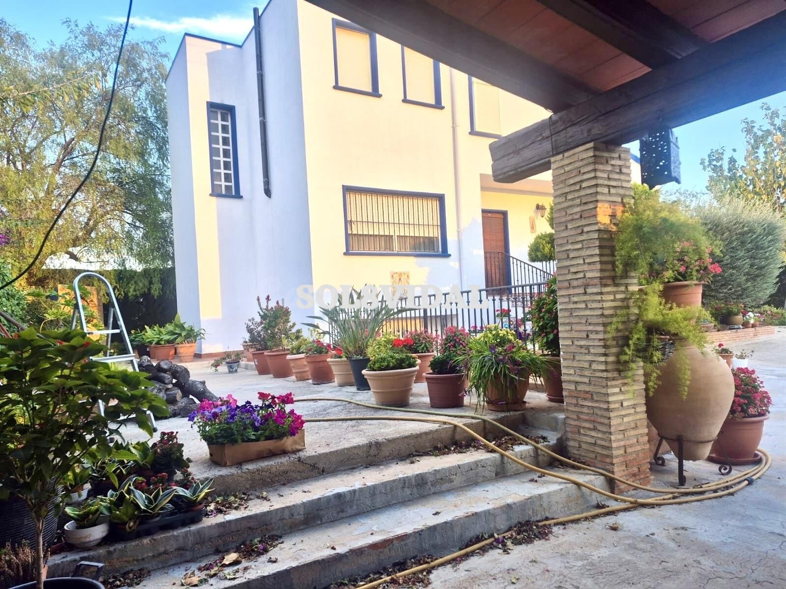 CHALET A 2 MINUTOS DEL CENTRO DE  ORIHUELA