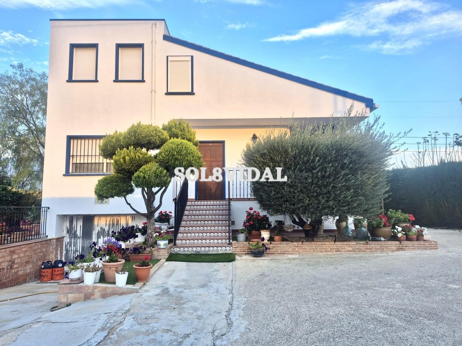 CHALET A 2 MINUTOS DEL CENTRO DE  ORIHUELA