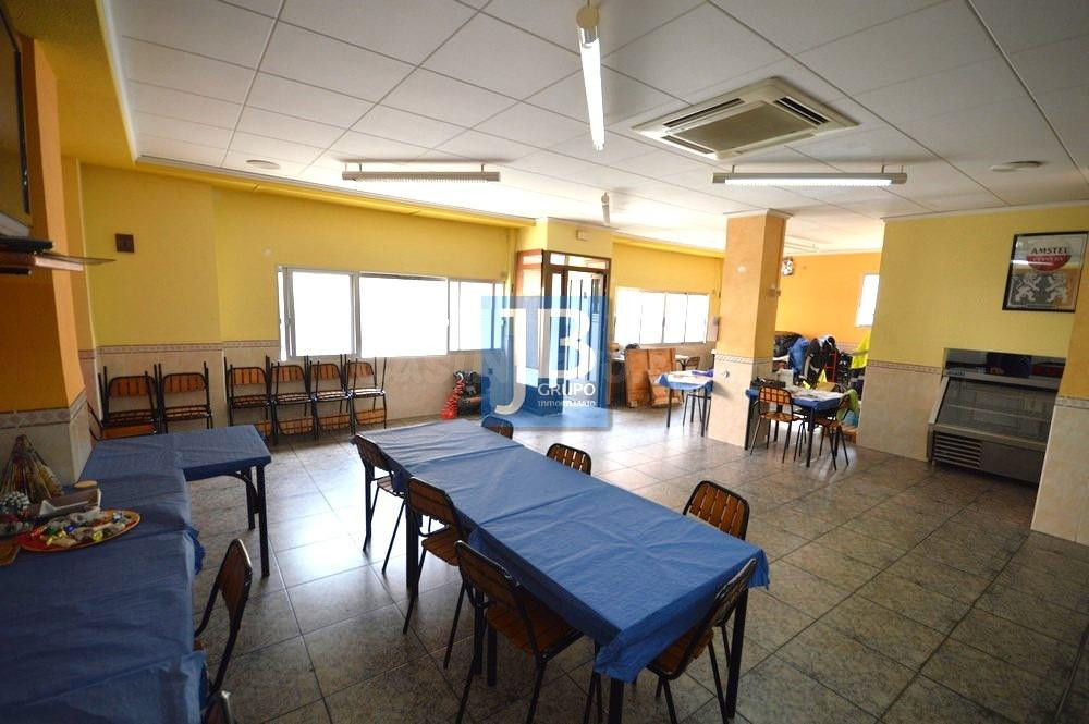 Local con posibilidad de hacer vivienda - foto 4