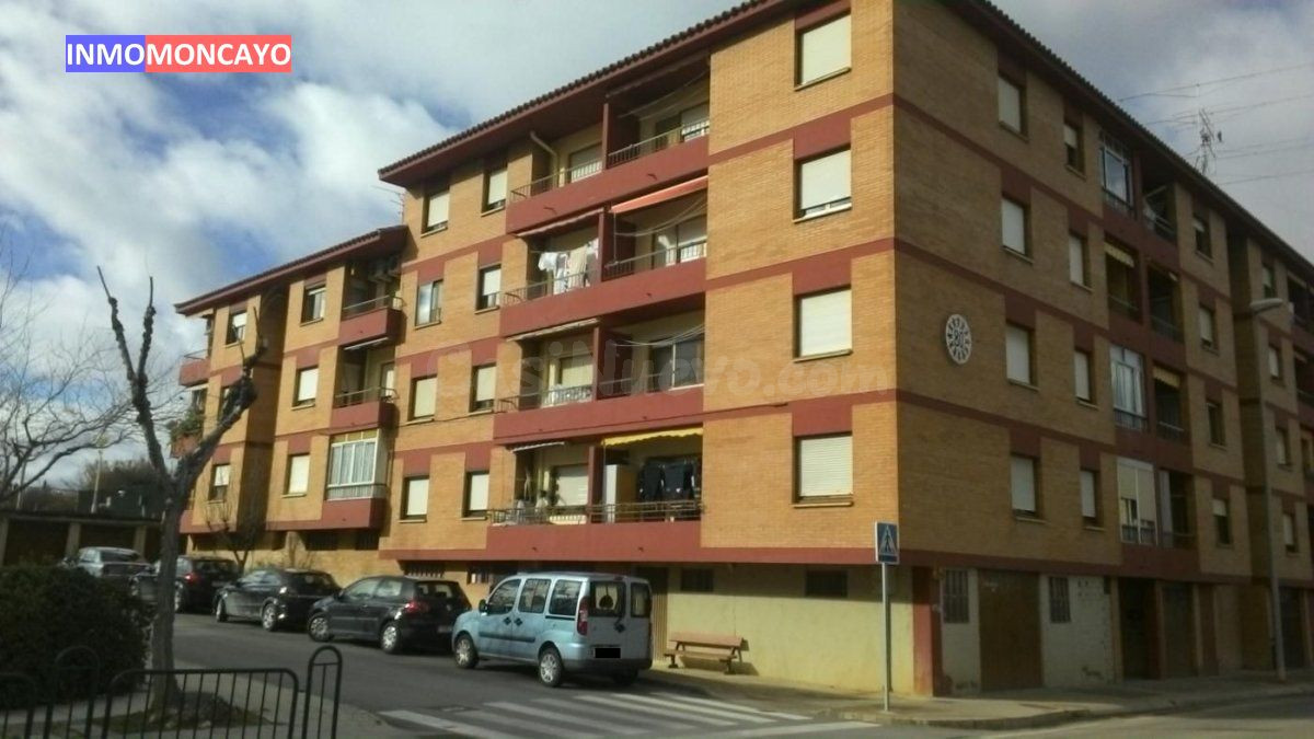 SE ALQUILA LOCAL EN TARAZONA