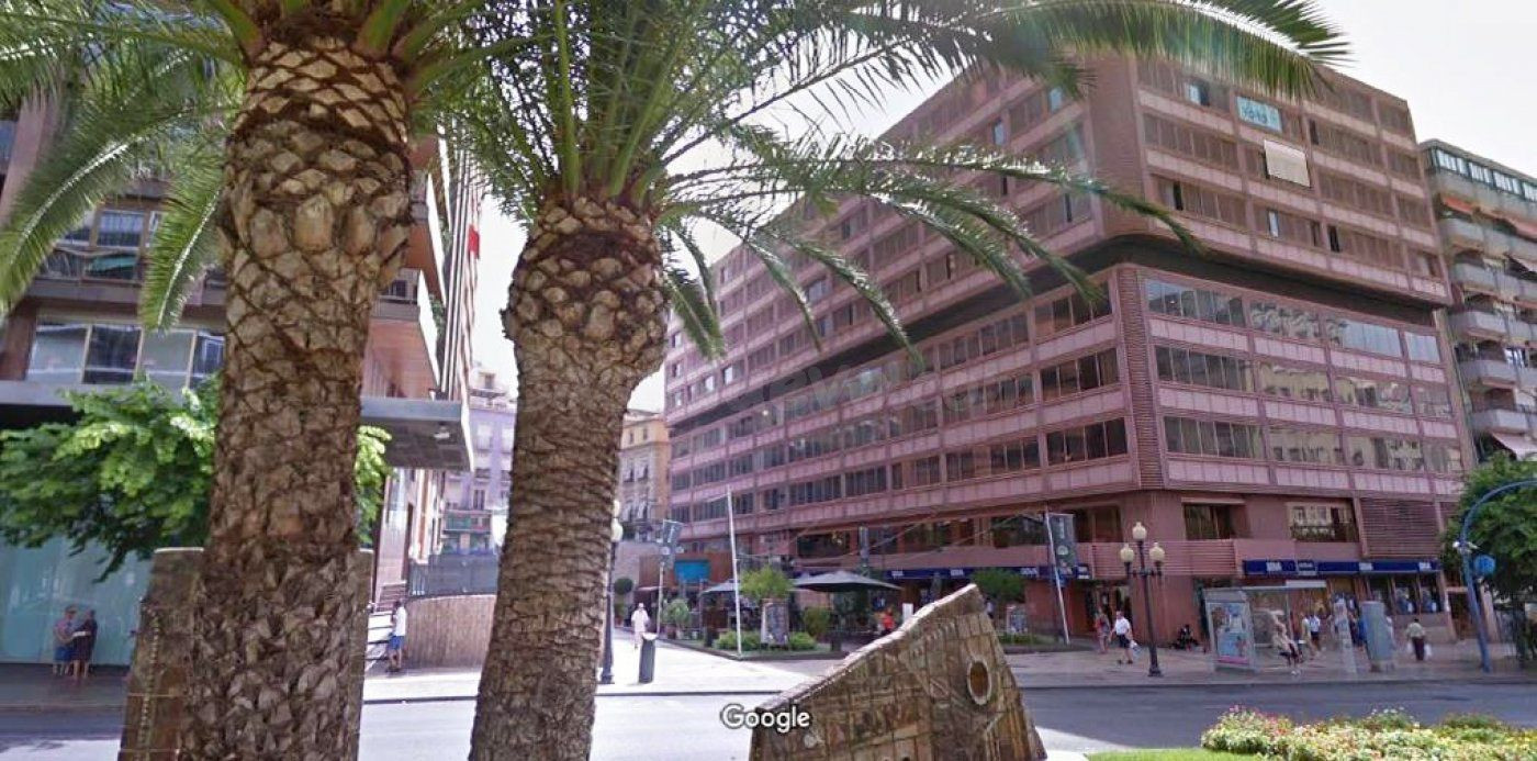 Fantástico piso en pleno casco antiguo de Alicante.  Fantastic apartment in the heart of Alicante's Old Town
