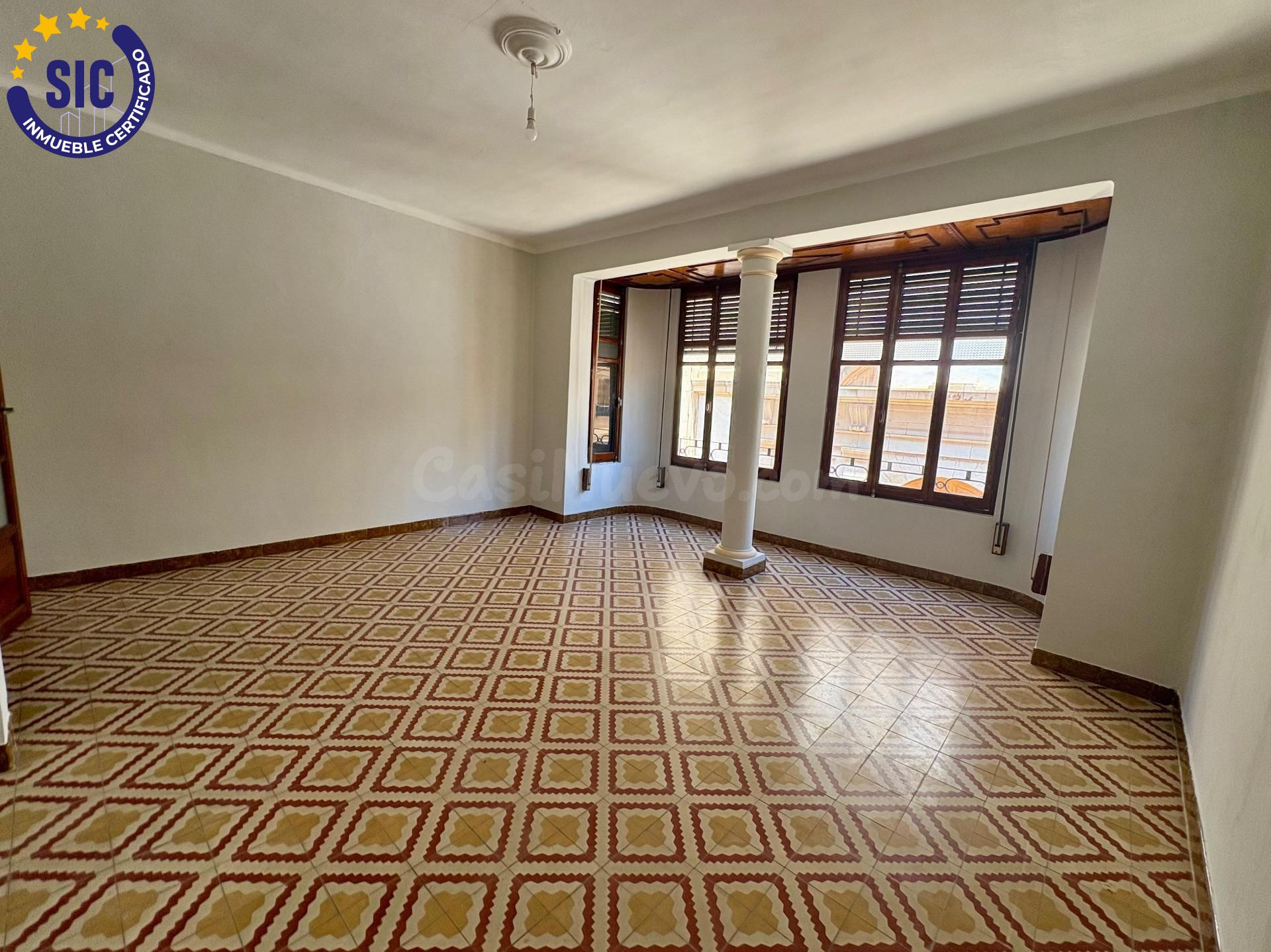 CASA SEÑORIAL DE GRANDES DIMENSIONES EN EL CORAZÓN DE NULES