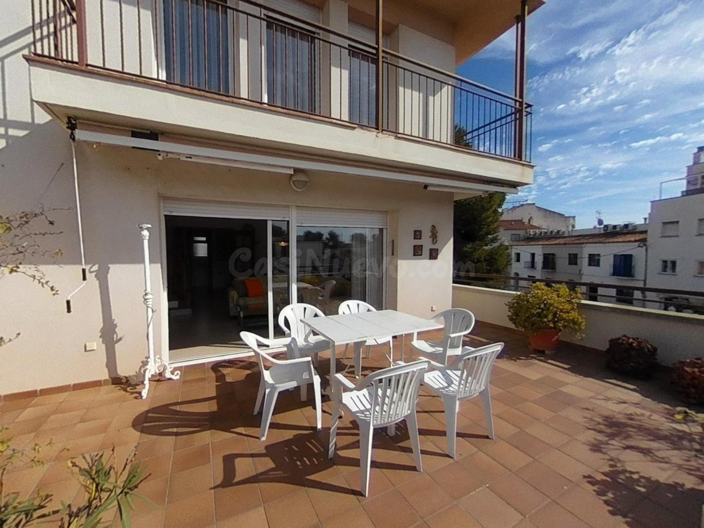 Dúplex en comunidad privada con piscina y jardín, cerca de todos los servicios HUTB-012286