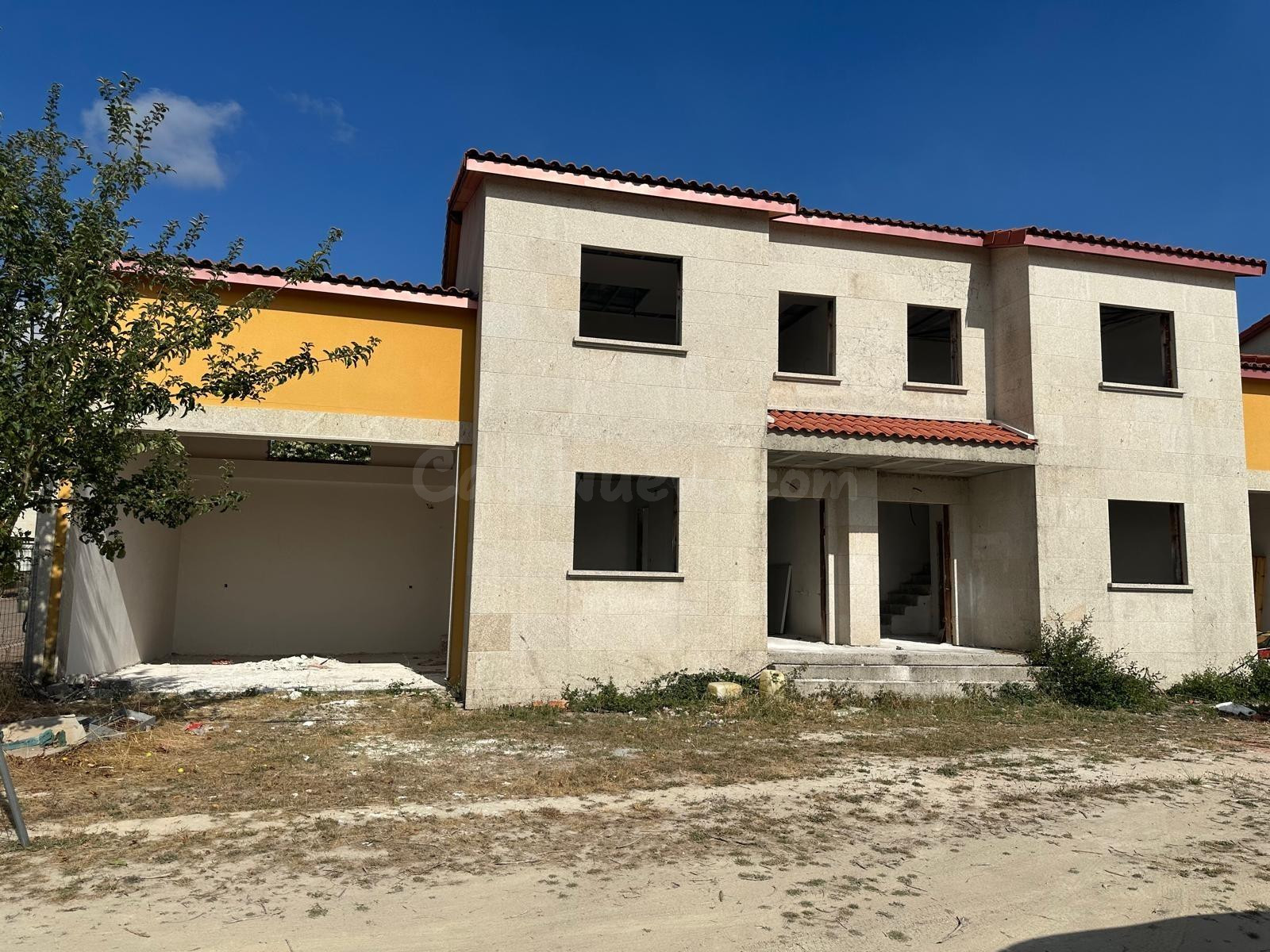 Chalet de piedra en venta Allariz