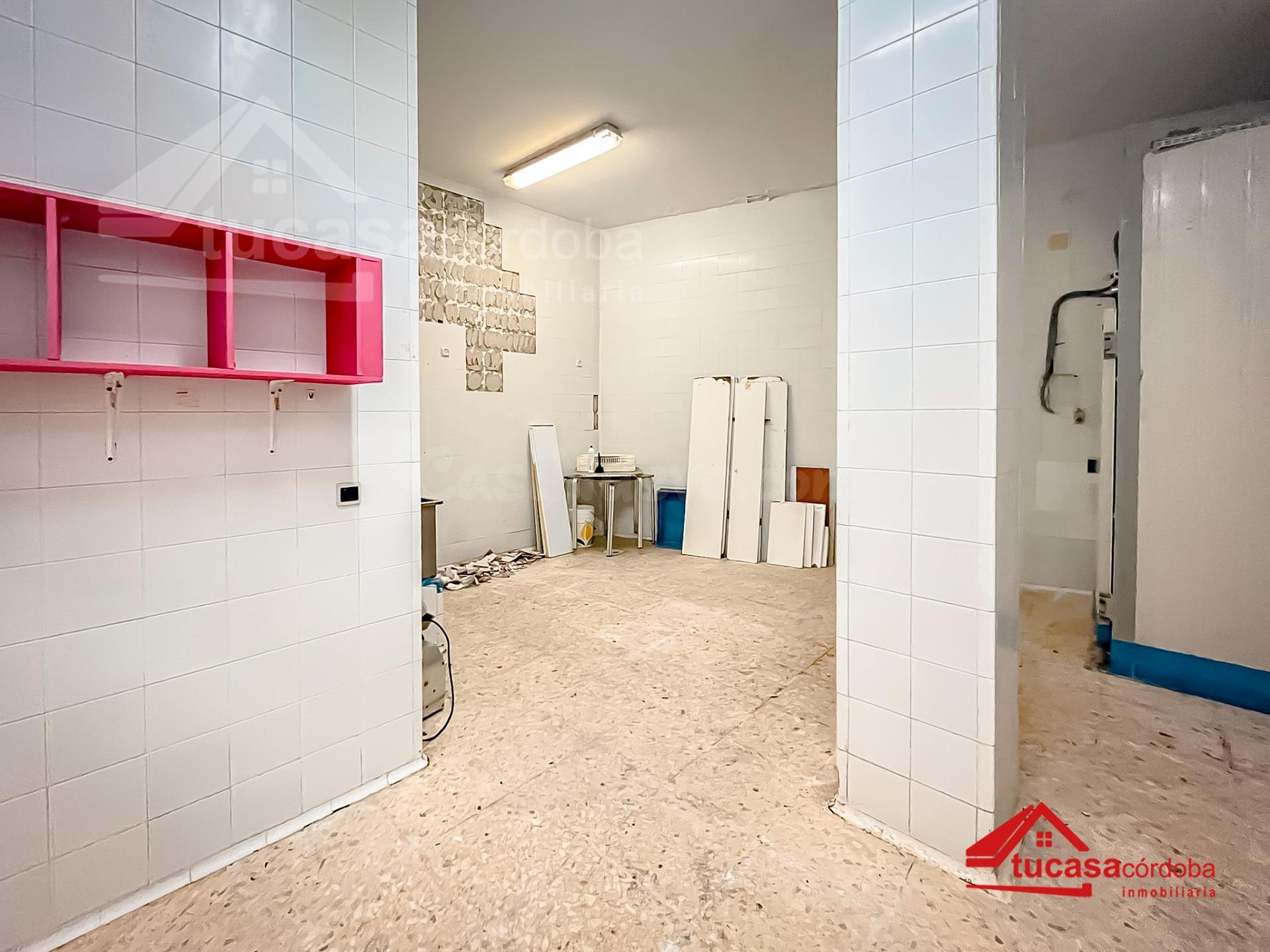 Local Comercial en el Barrio del Naranjo – ¡Perfecto para Tu Negocio!