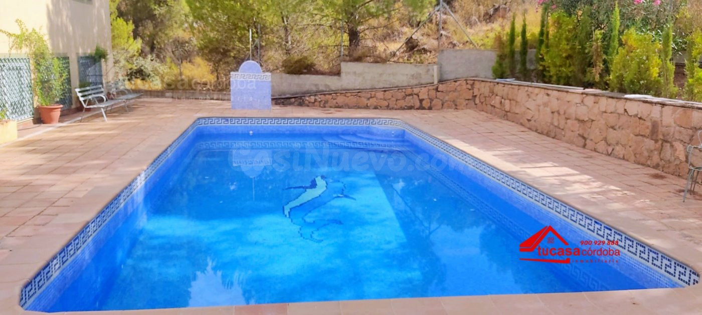 PARCELA URBANA CON CASA PRINCIPAL Y CASA DE INVITADOS EN LAS JARAS
