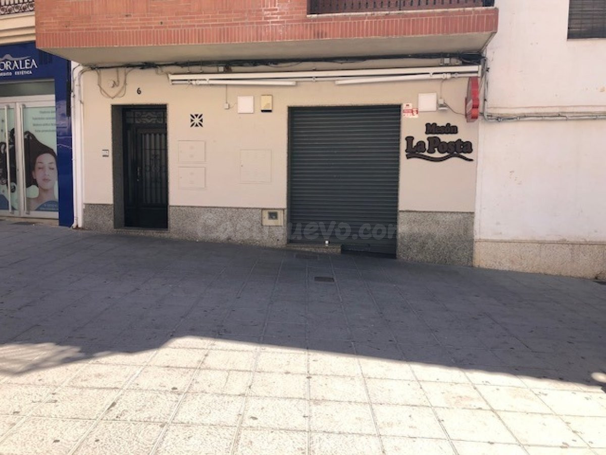 Venta local con 2 entradas: C/ Cruces y Posta