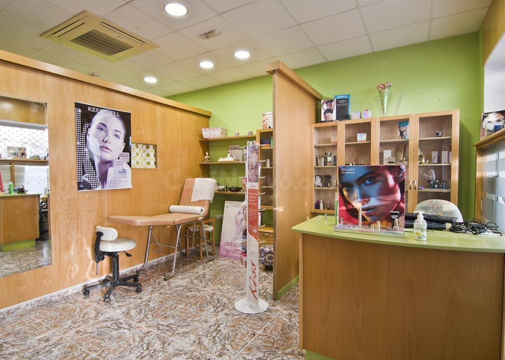 Local comercial acondicionado como centro de estética