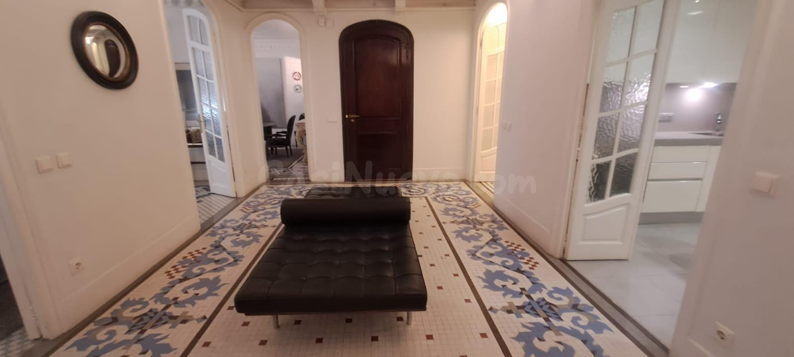 PISO EN FINCA EMBLEMATICA -BARRIO LA XEREA - CIUTAT VELLA.