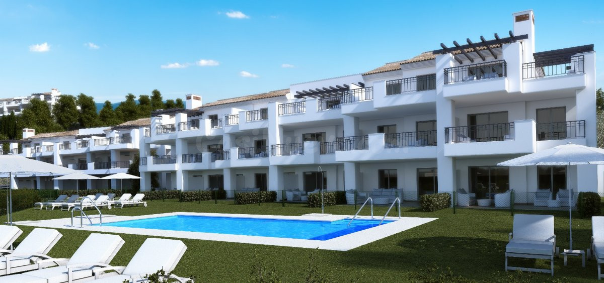 Nuevos apartamentos y áticos de 2 y 3 dormitorios en venta en Elviria alta, Marbella.