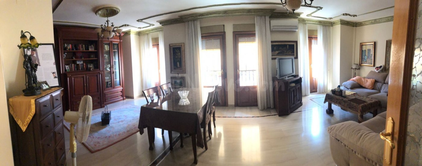 ESPECTACULAR CASA UNIFAMILIAR CON GRANDES SUPERFICIES SITUAD - foto 2