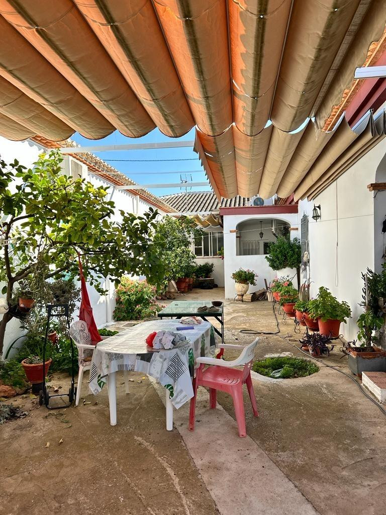 CASA TIPO RÚSTICA CON TRES APARTAMENTOS INDEPENDIENTES CON M - foto 5