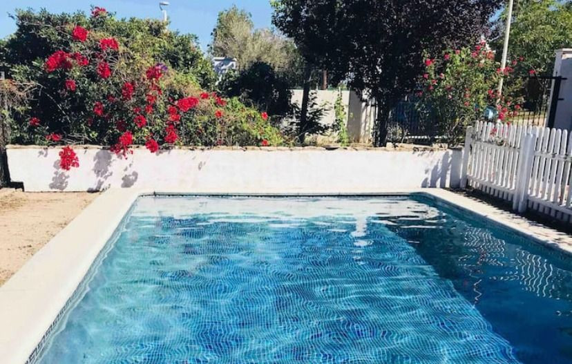 Chalet con terreno y piscina propia en Marchuquera