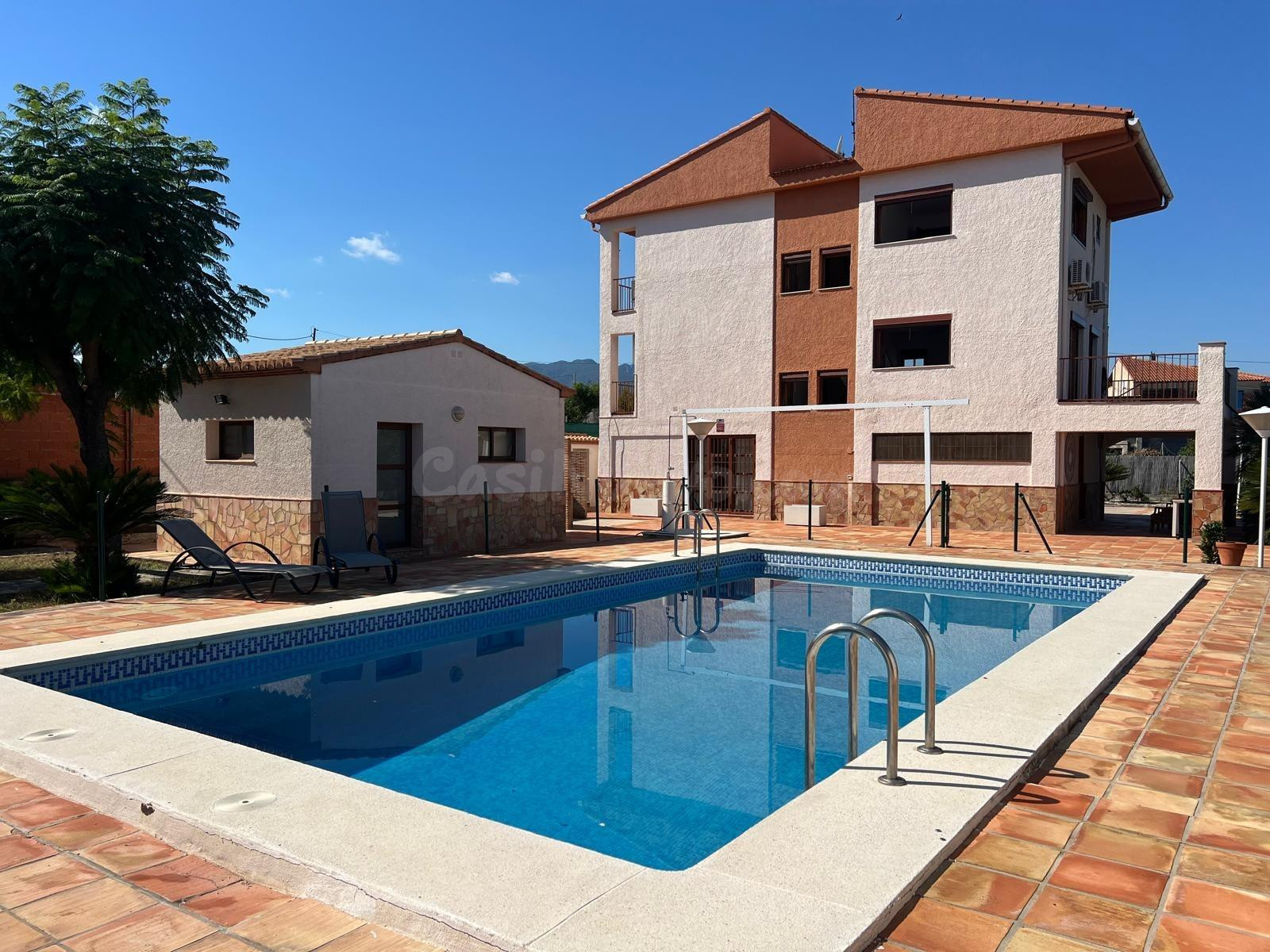EXCLUSIVO CHALET EN LA FONT D´EN CARROS