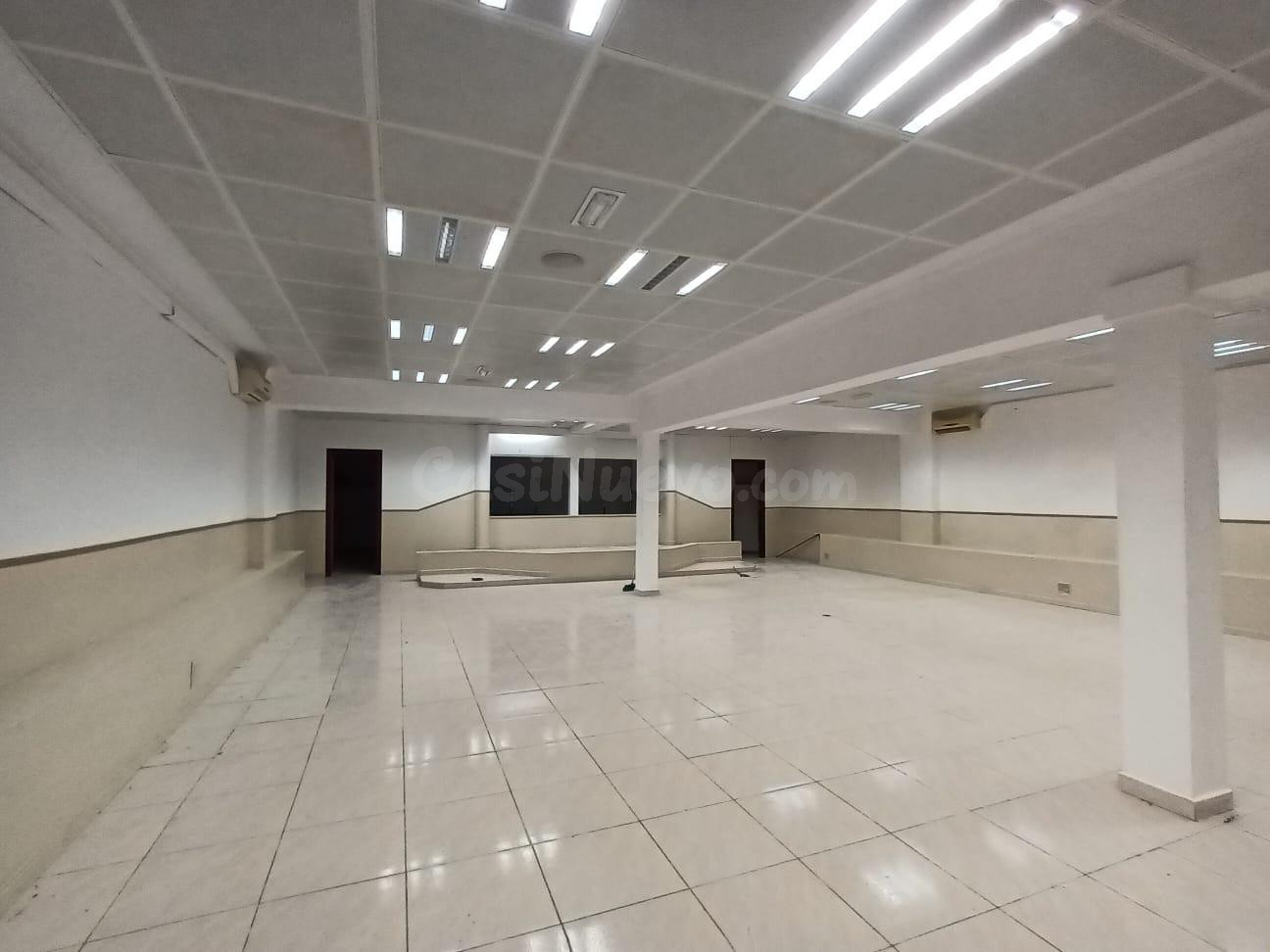 LOCAL COMERCIAL EN LA CREU ALTA