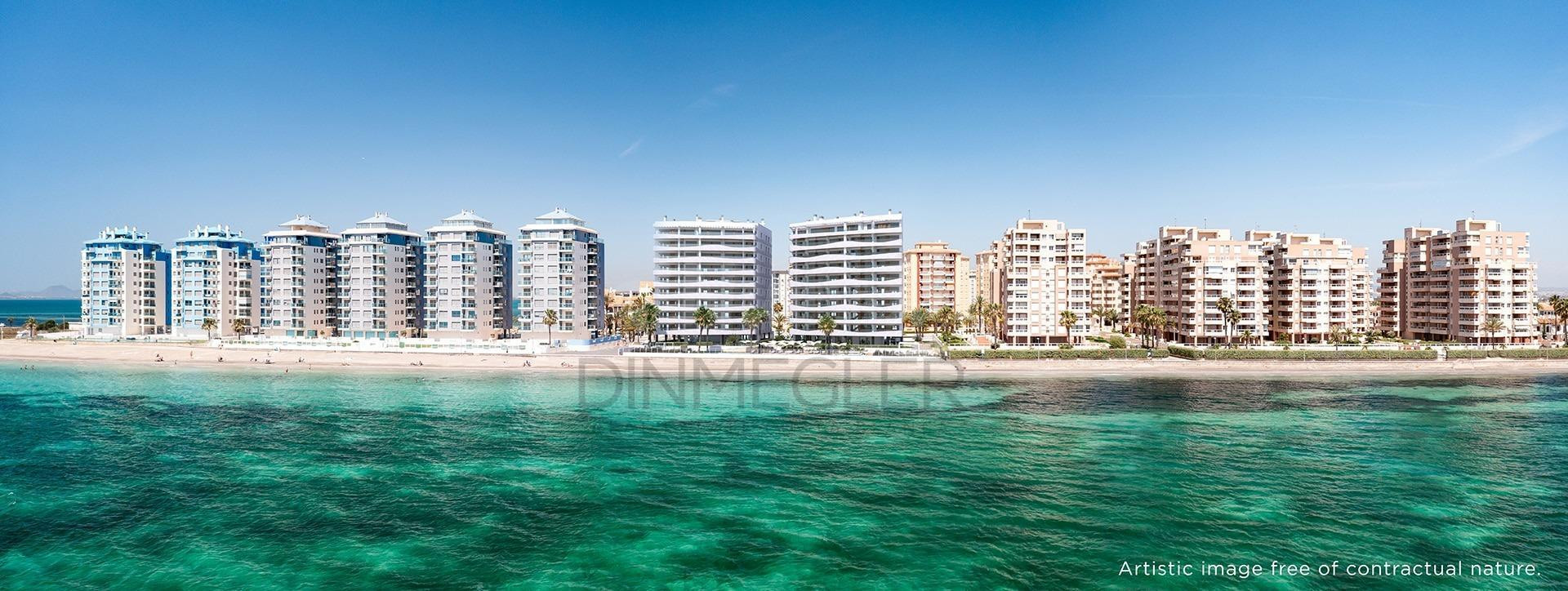 ¡Sumérgete en el estilo de vida definitivo frente al mar en La Manga del Mar Menor!