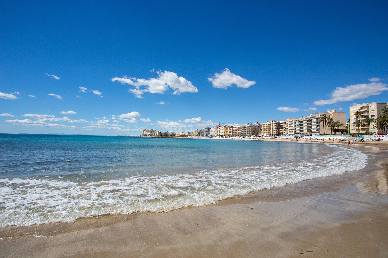 ALQUILER DE SEPTIEMBRE 2025 A MAYO 2026 – PLAYA DE LOS LOCOS, TORREVIEJA