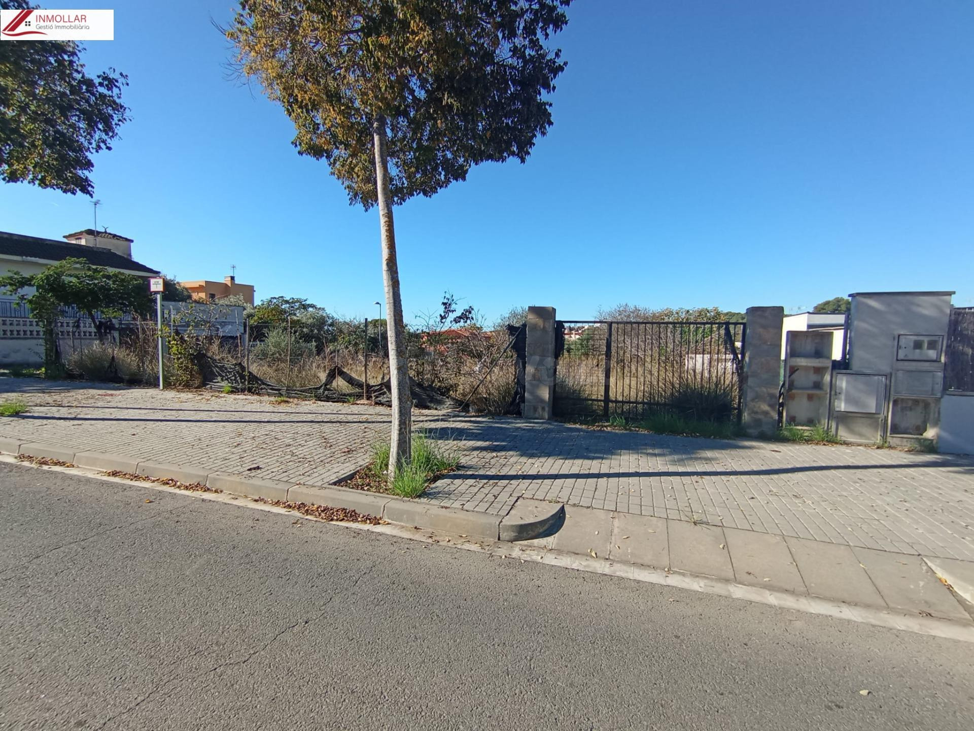 Oportunidad Única: Terreno Urbano en Vilanova i la Geltrú - Fondo Somella
