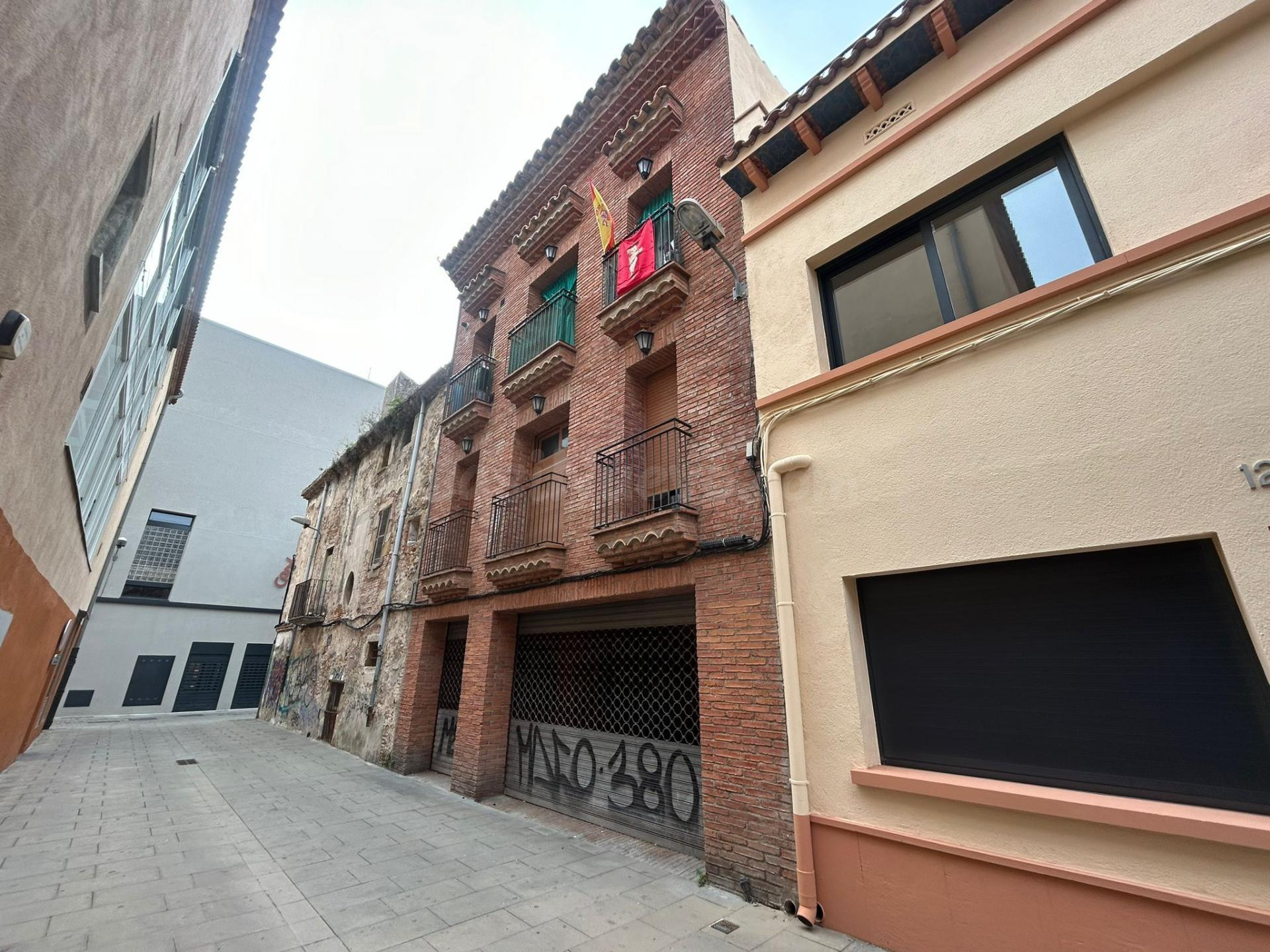 2 LOCALES EN VENTA EN EL CENTRO DE MALGRAT DE MAR - foto 4