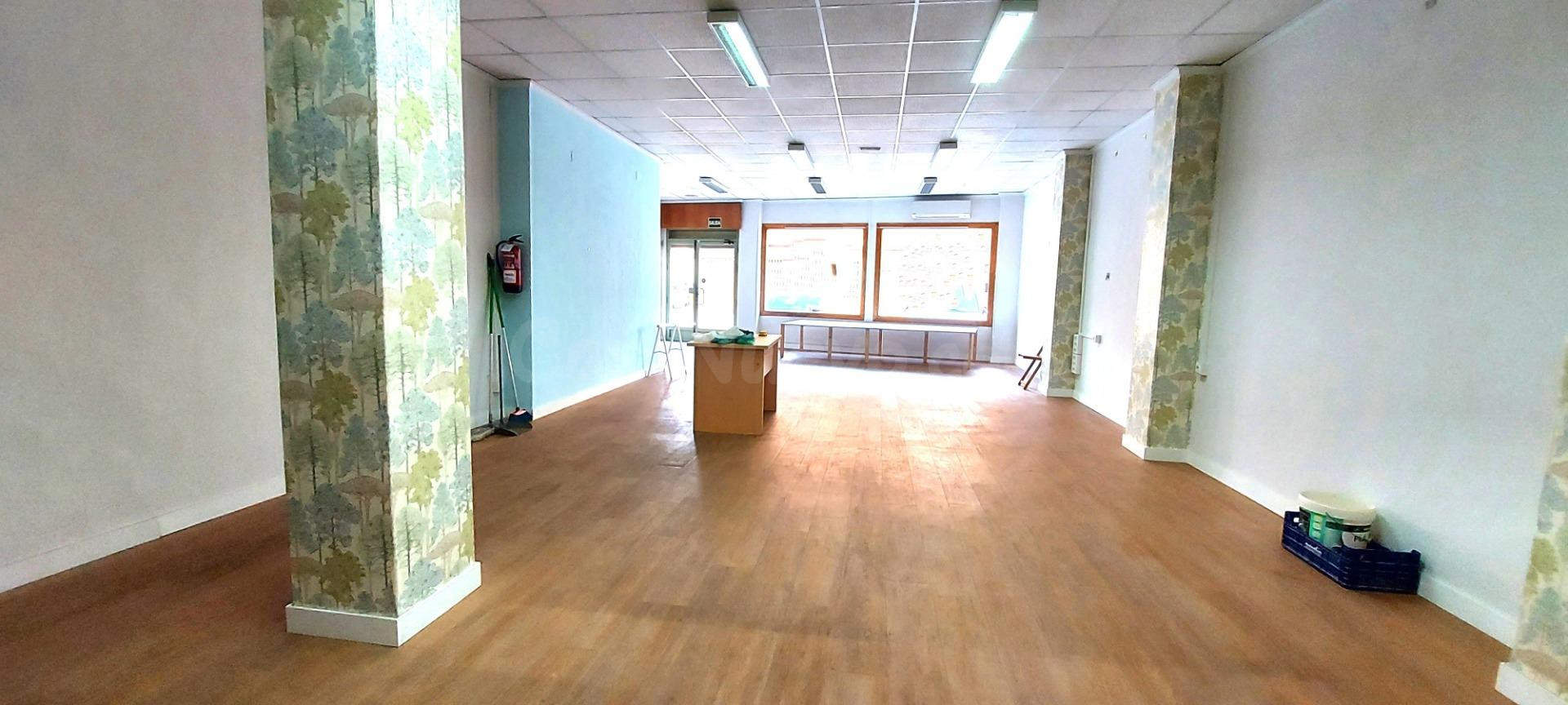 Local comercial a la venta en La Roda
