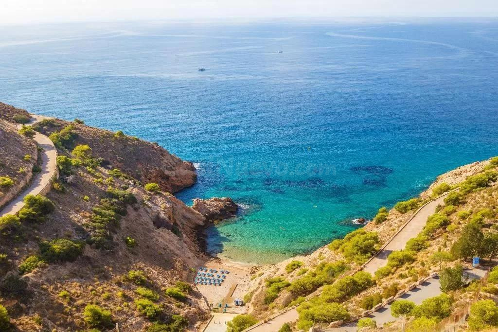 VISTAS FANTASTICAS AL MAR CON URBANIZACION DE LUJO