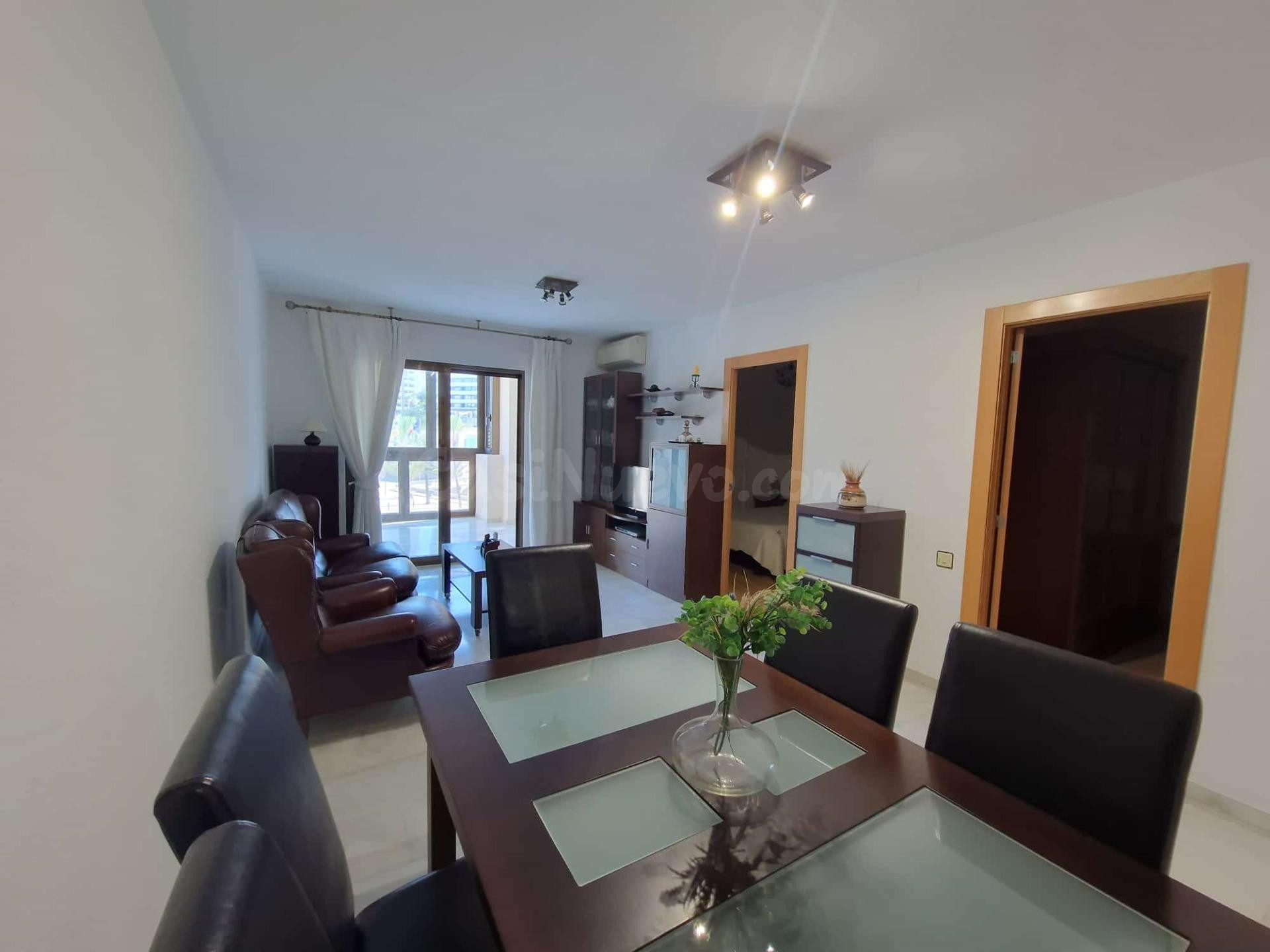 Piso de Lujo en el Corazón de BENIDORM: 4 Dormitorios, 2 Baños - foto 4