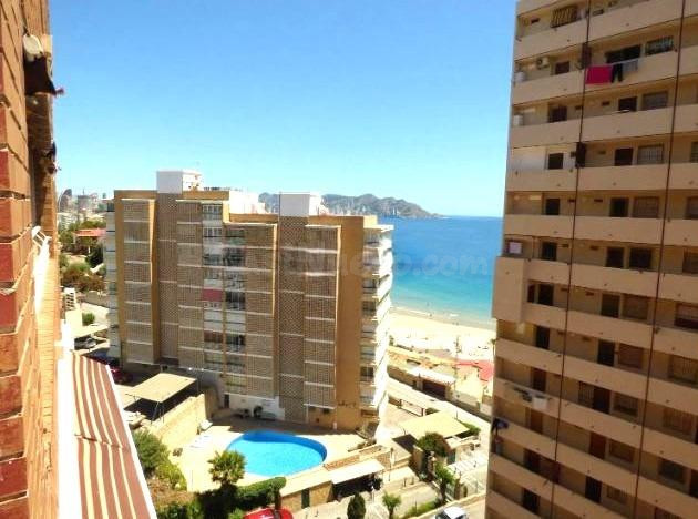Poniente: Piso Reformado de 3 habitaciones, 2 Baños, Piscina y Parking