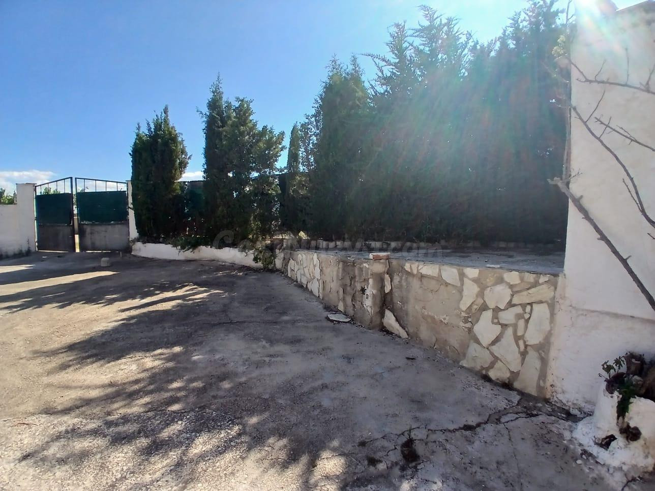 VENTA DE TERRENO CON VARIAS construcciones