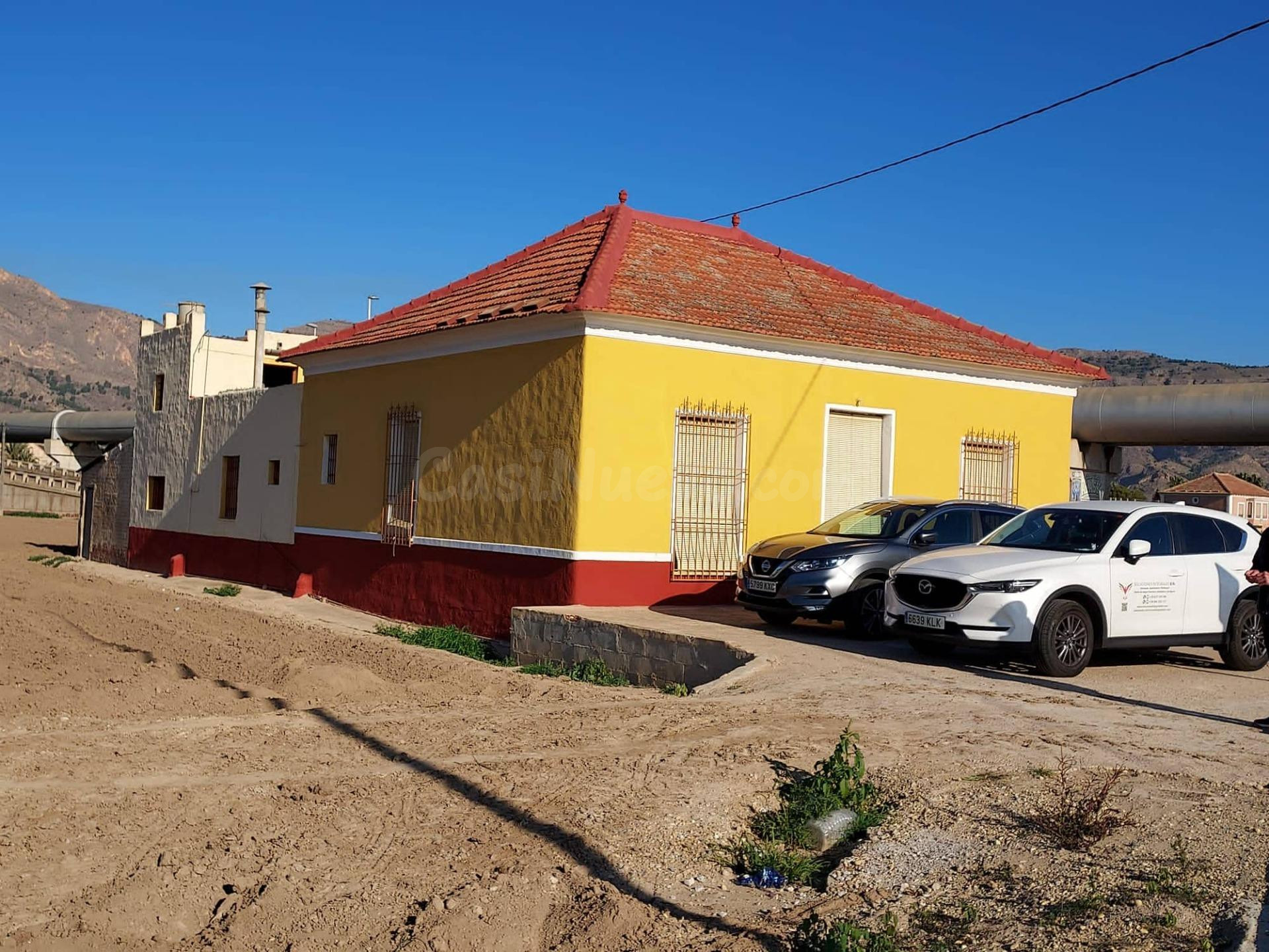 VIVIENDA CON TERRENO