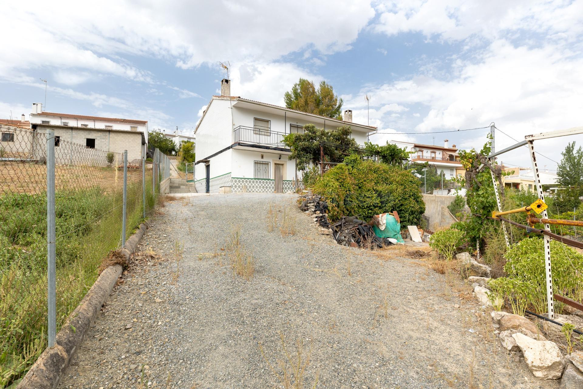 FINCA CON DOS CASAS INDEPENDIENTES EN CERRO CAURO EMBALSE DE COLOMERA