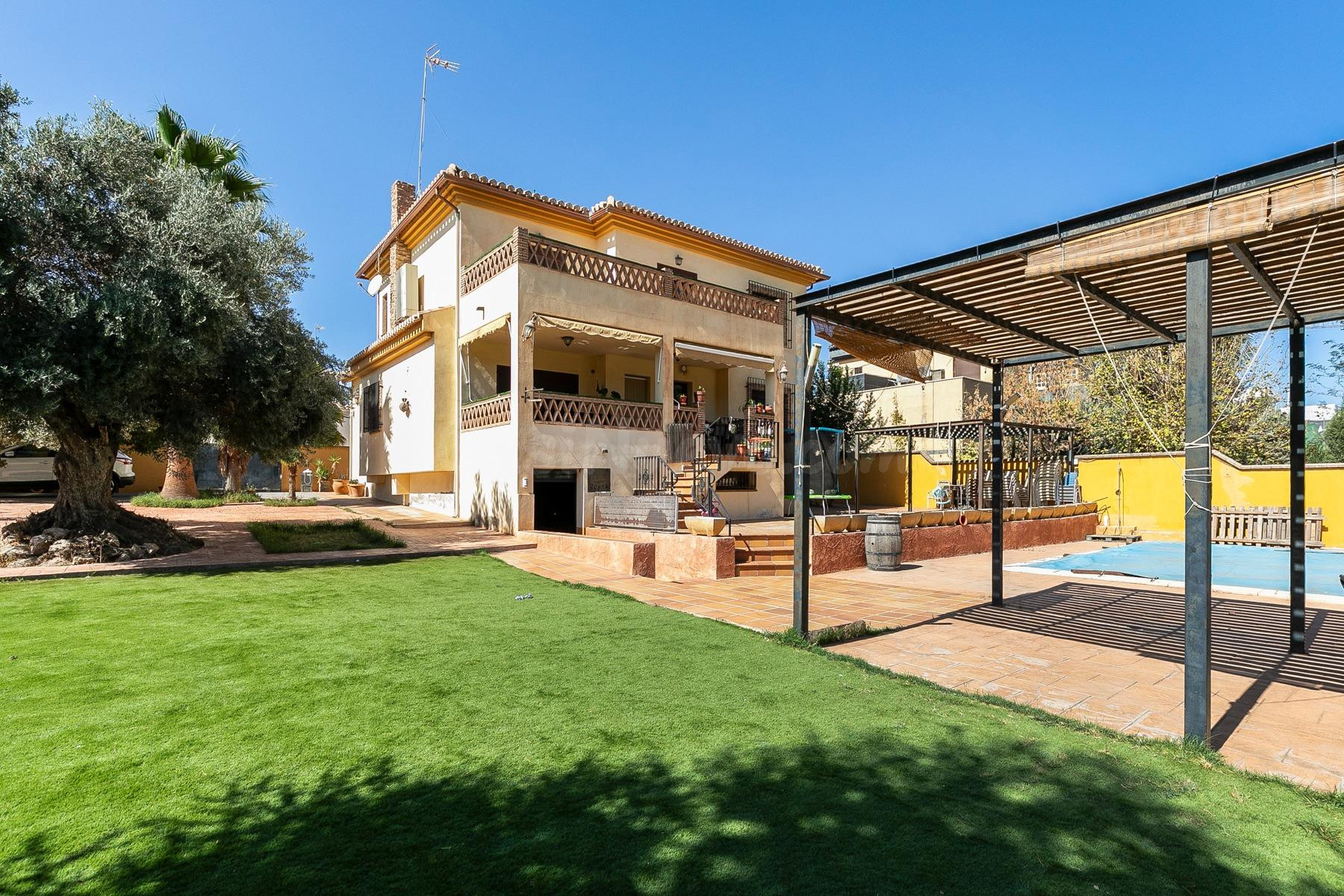 Chalet en Primera linea del campo de Golf de las Gabias