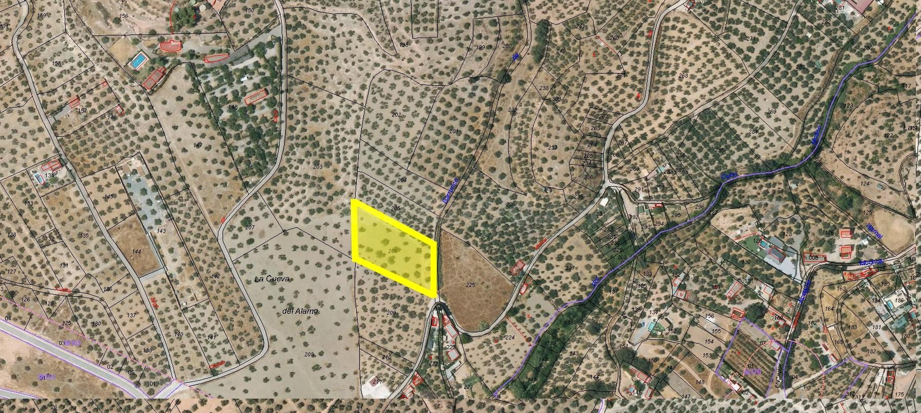 ¡Oportunidad única para invertir en un terreno con un acceso inmejorable!