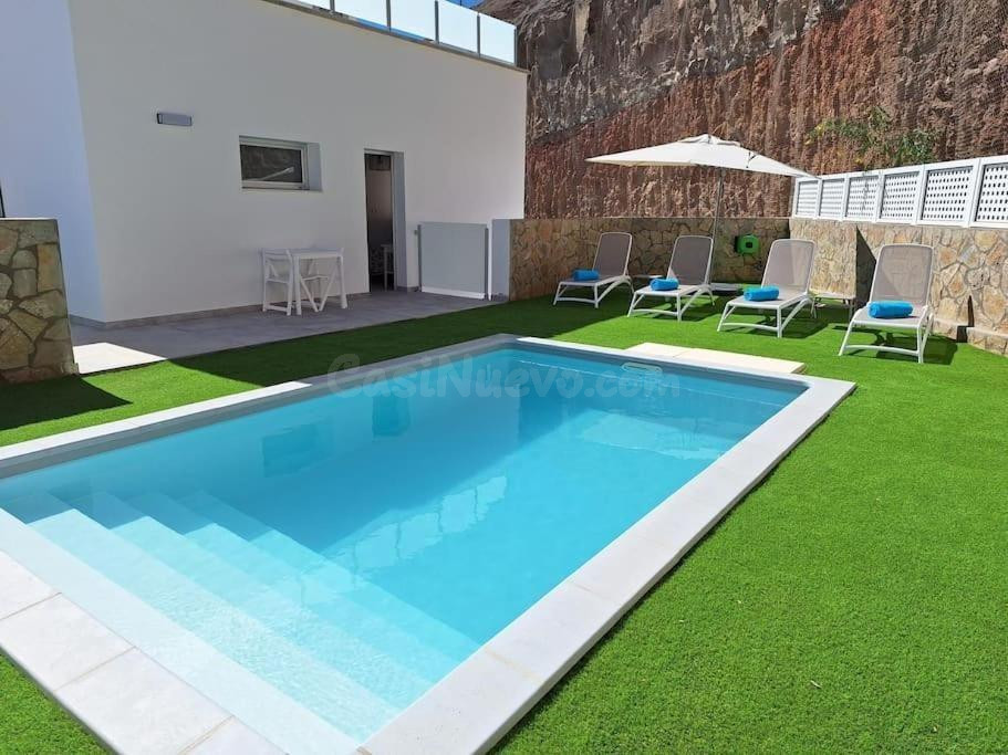 Exclusiva Villa Independiente con Piscina Privada en Tauro