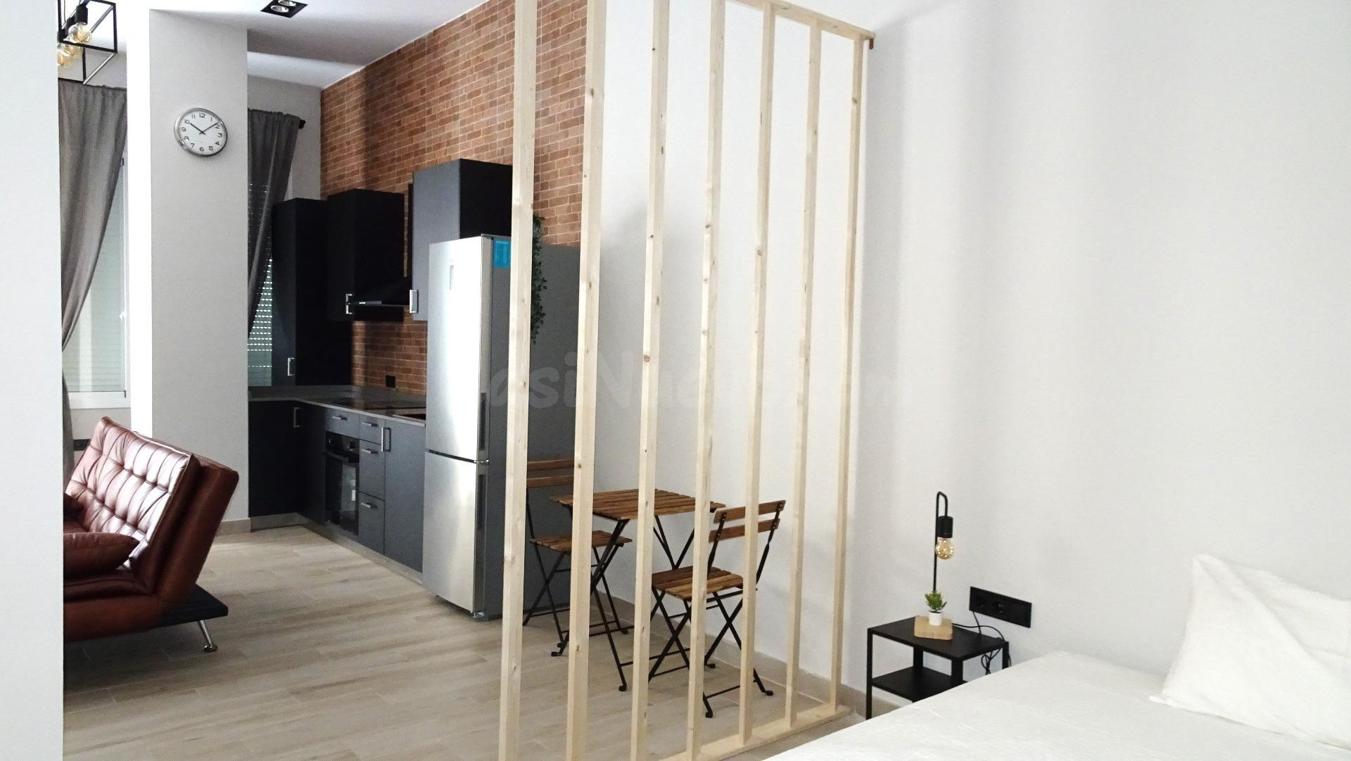 Estudio en alquiler totalmente amueblado a estrenar - foto 2