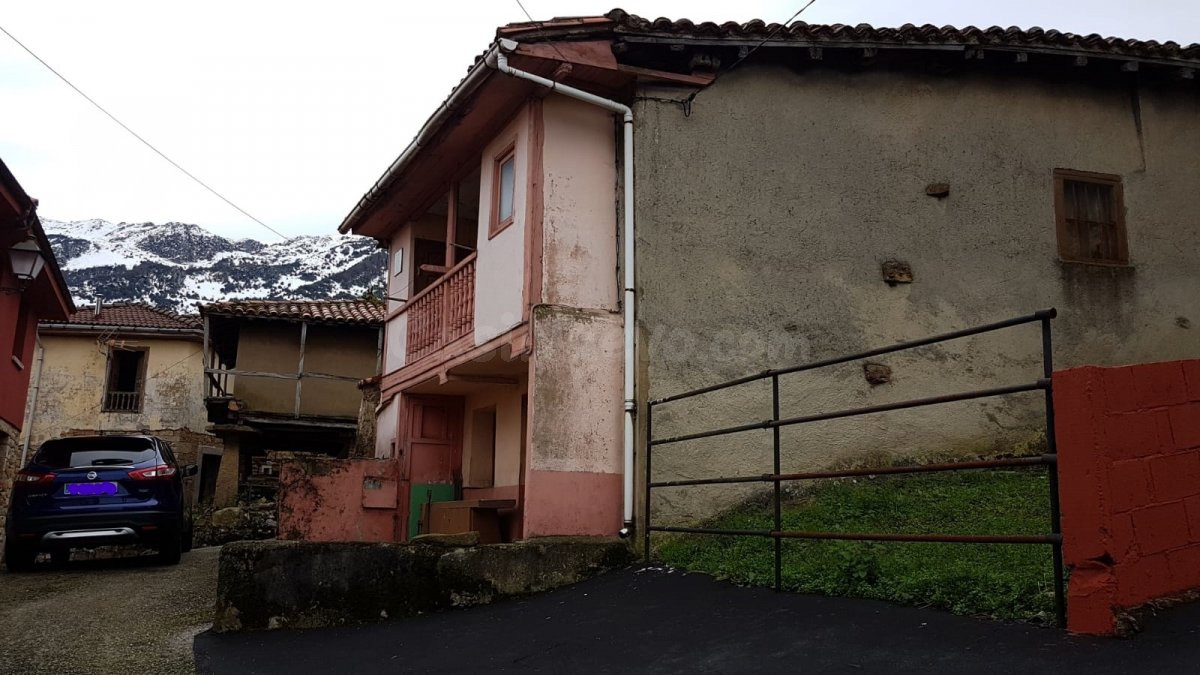 OPORTUNIDAD PARA REFORMAR!!!! CASA DE PUEBLO EN BUSLOÑE