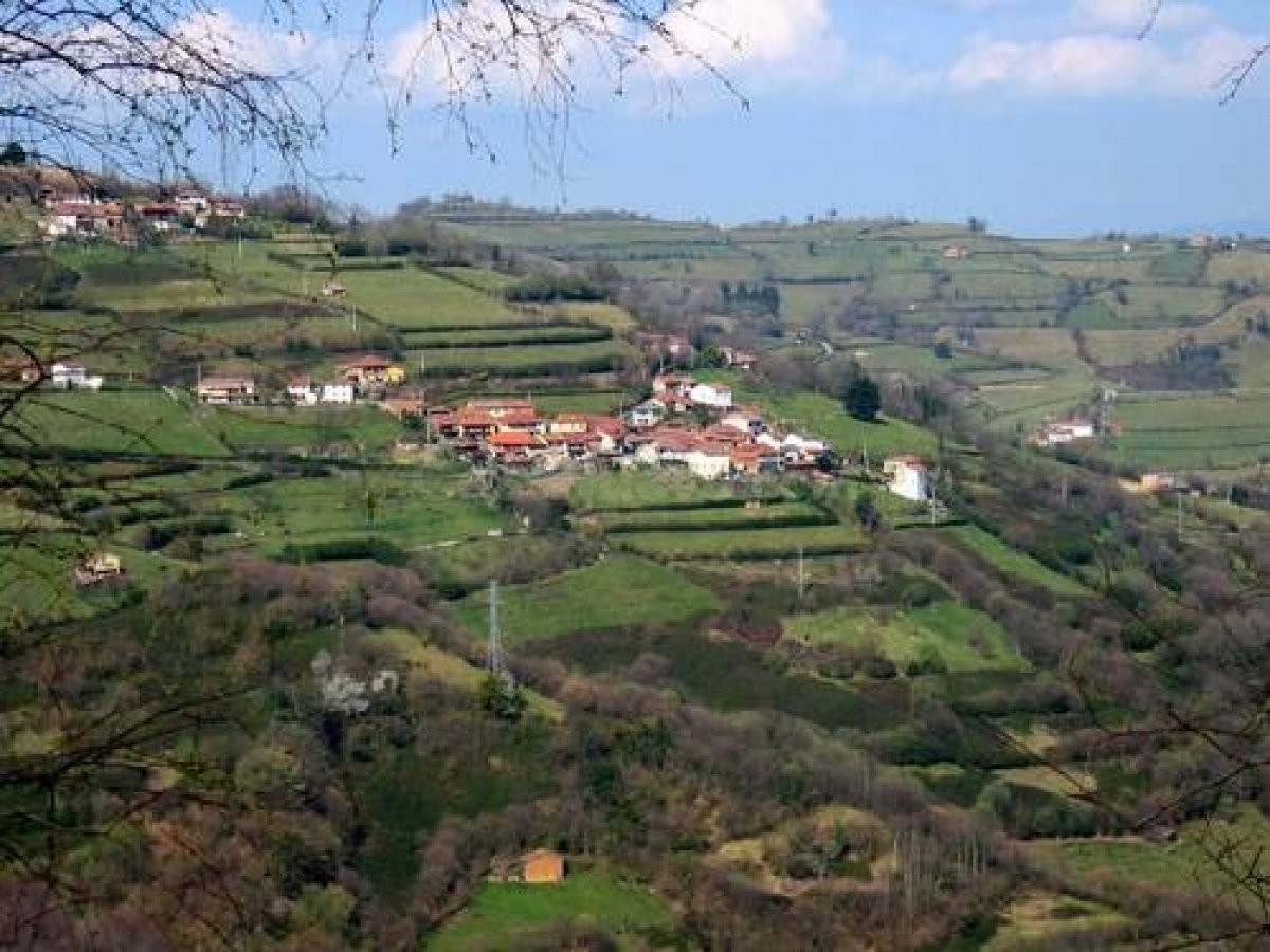 CASA DE PIEDRA EN BUSLOÑE - MORCÍN. PARA REFORMAR.