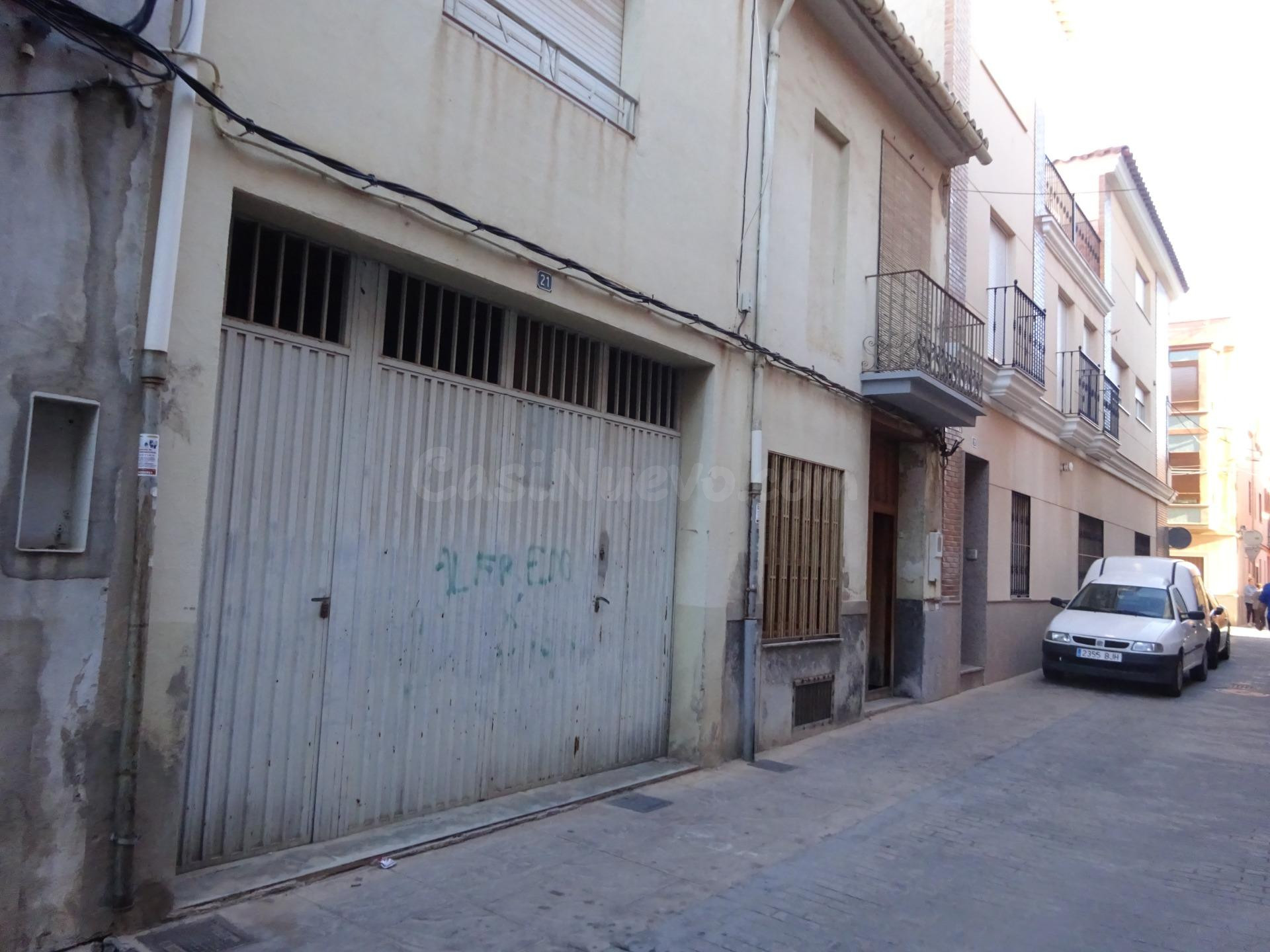 EN VENTA DOS CASAS EN ZONA CENTRO CON MUCHO POTENCIAL - foto 2