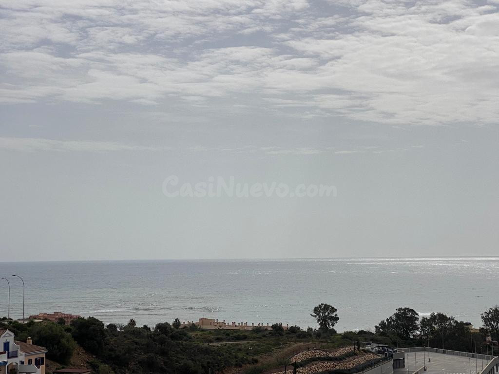 Piso con vistas al Mar con terraza 36 m2, con piscina comunitaria, con aparcamiento y trastero
