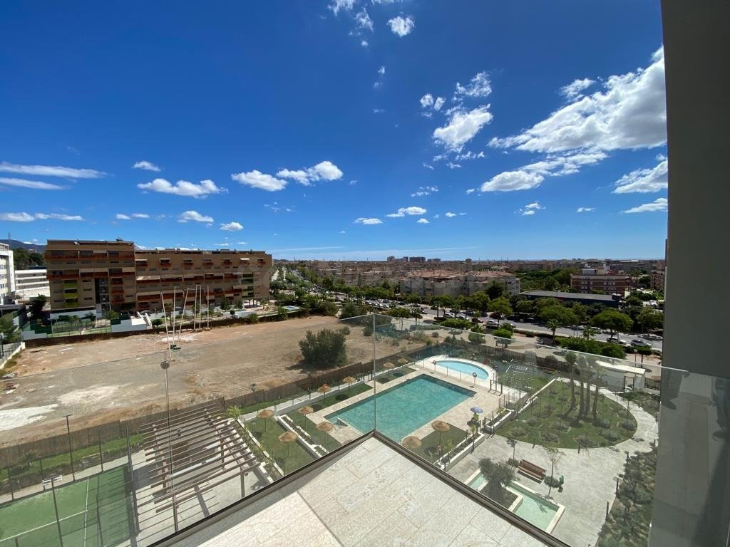 Piso orientación ESTE vista despejada con  plaza de garaje y trastero