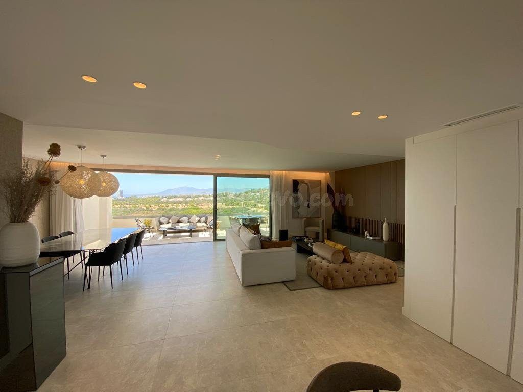 Este complejo residencial que rodea el campo de golf de Santa Clara
