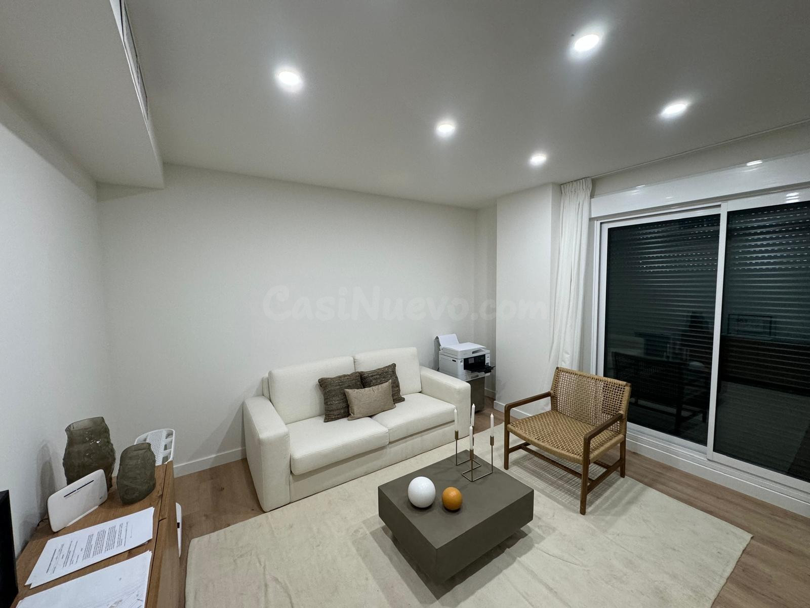 Bajo con terraza 48 m2, además de trastero y plaza de garaje incluidos en el precio.