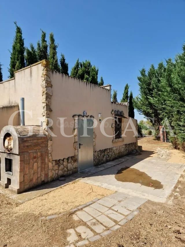 BONITA CASA DE CAMPO CON UNA HECTAREA DE TERRENO EN ALBATARREC