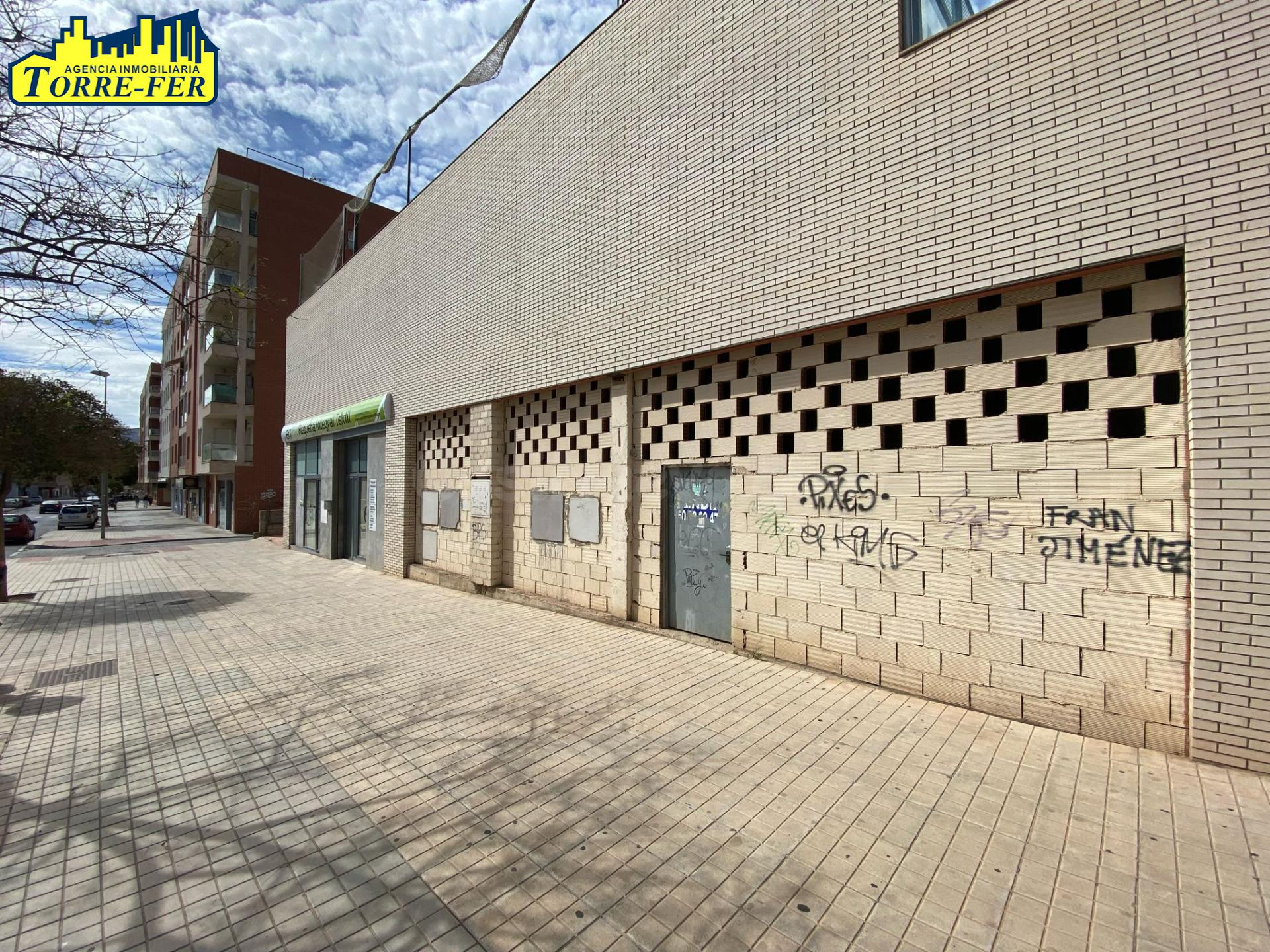 LOCAL COMERCIAL EN BASTO EN CALLE MARRUECOS