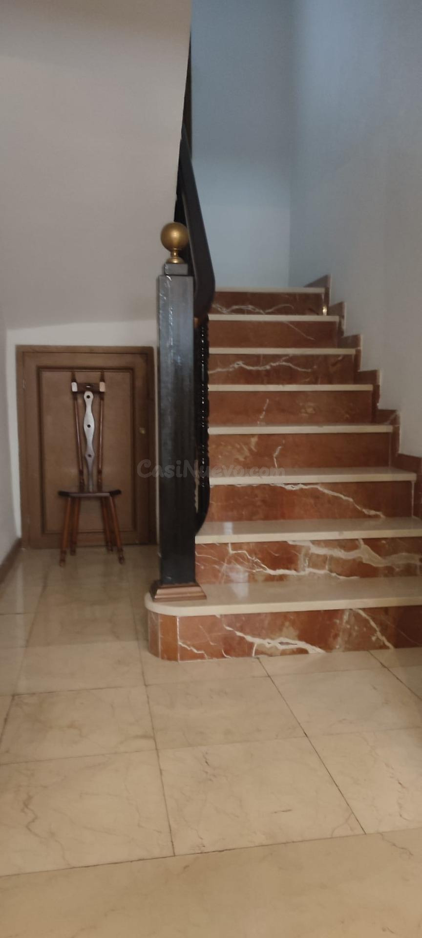 OPORTUNIDAD!! CASA CON LOCAL + 2 PLANTAS Y AMPLIA TERRAZA